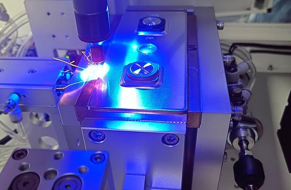 锂电池激光焊接机如何保证焊接效果的一致性和稳定性? 锂电池激光焊接机如何保证焊接效果的一致性和稳定性?